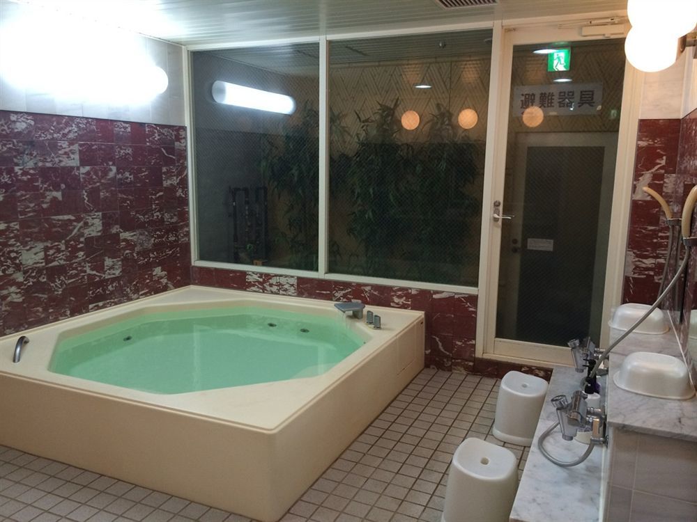 Capsule Hotel Asahi Plaza Shinsaibashi Osaka Exterior photo